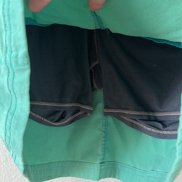 ATHLETA Green Casual Mini Dipper Skirt Skort Pockets Belt Loops Size 2 - Picture 7 of 16